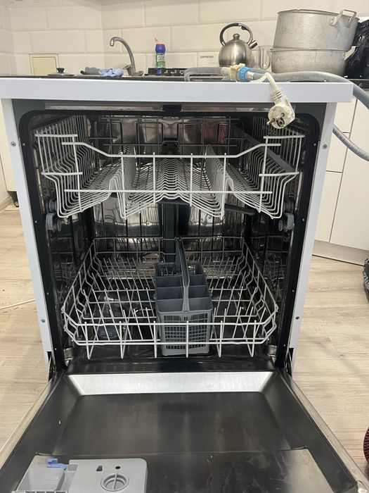 Продам посудомоечную машину