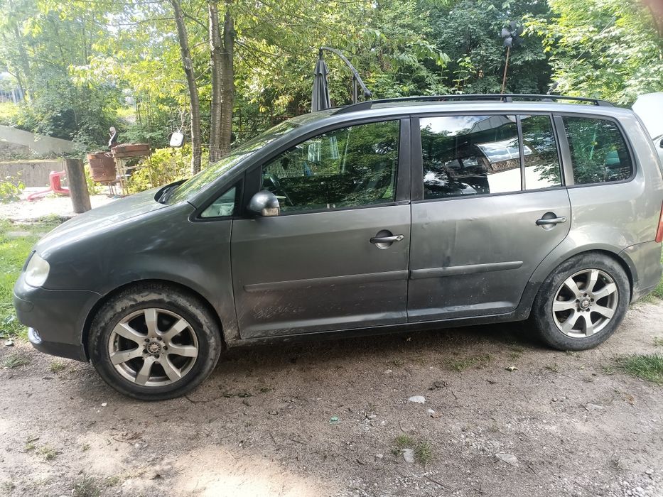 VOLKSWAGEN Touran 2005 — imagine 3