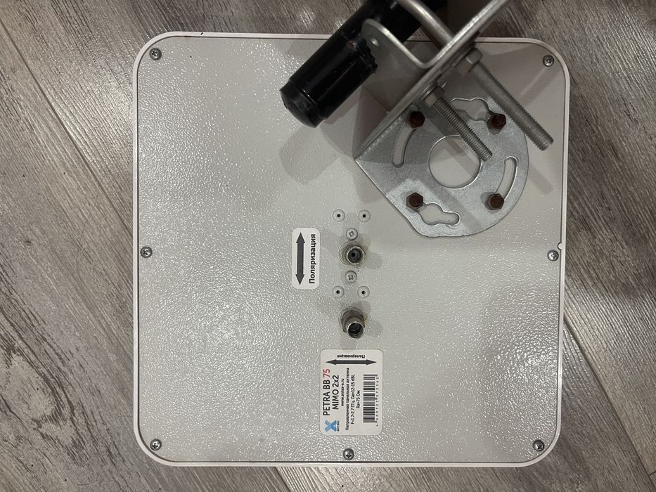 4G LTE MIMO-антенна PETRA BB 75 MIMO 2×2 (15 dBi)