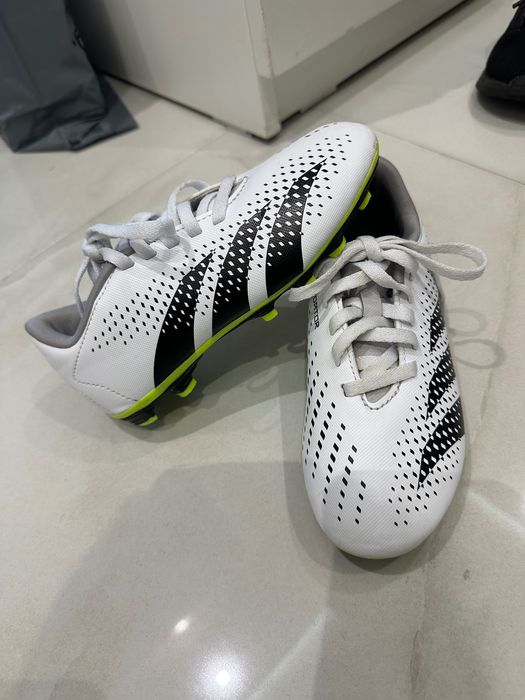 Детски футболни обувки nike adidas