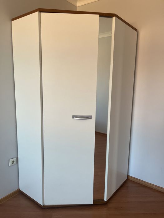 Продается подростковый белый гарнитур