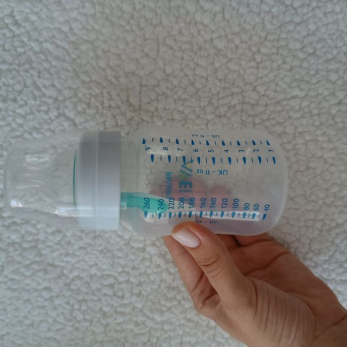 Бутылочка десткая 0+