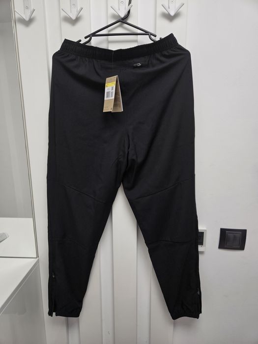 Pantaloni Nike jogger noi etichetă