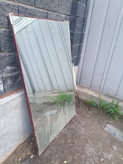 Большое зеркало на весь рост