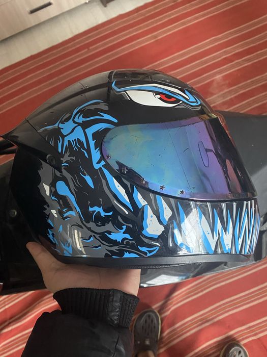 продается шлем для мопеда и мотоцикла