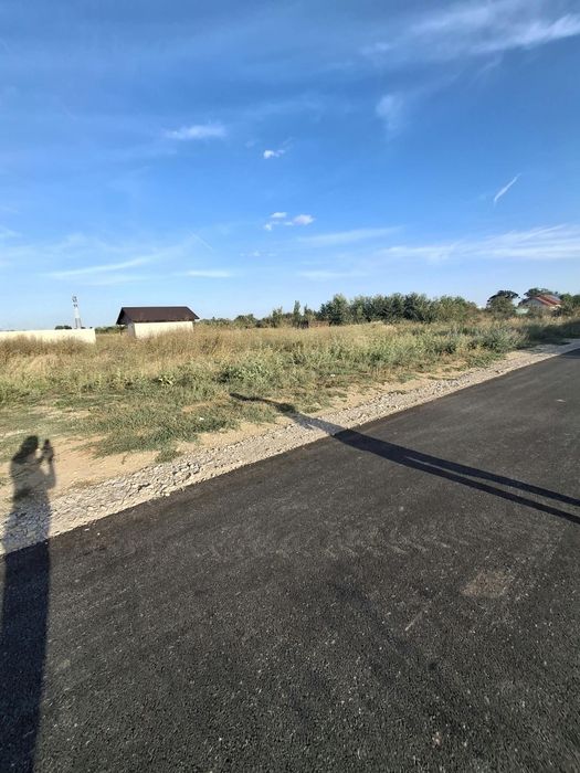 Teren  Periș utilat si îngrădit