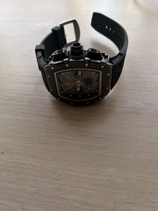 Продам часы наручные