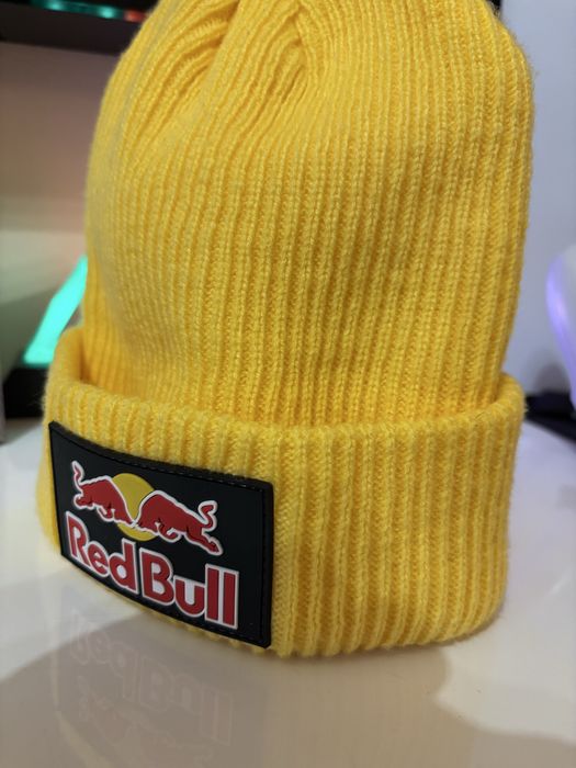 Зимна шапка на Red Bull freeride teams