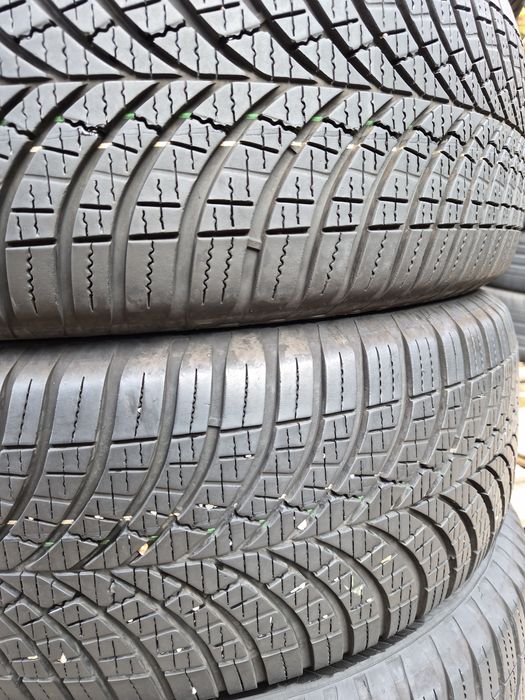 4бр. 225 55 18 Goodyear всесезонни.