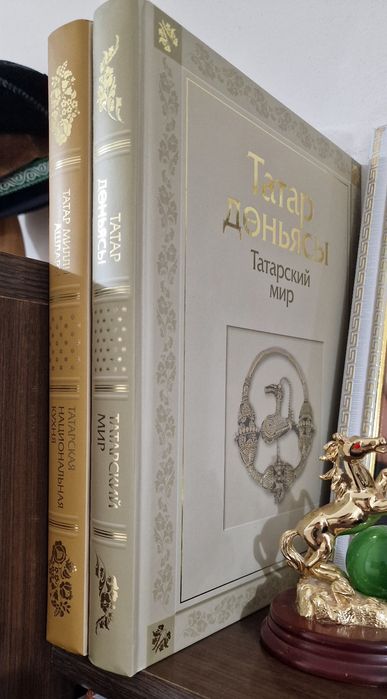 Продам большие новые книги