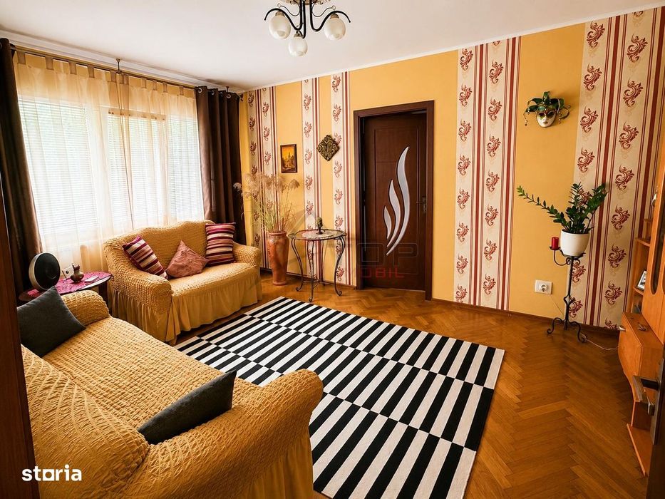 Vanzare apartament 3 camere - Podu Ros - bulevard etaj 2