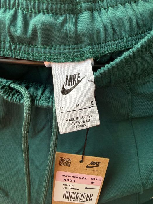 Дамски къси панталони - NIKE, М размер