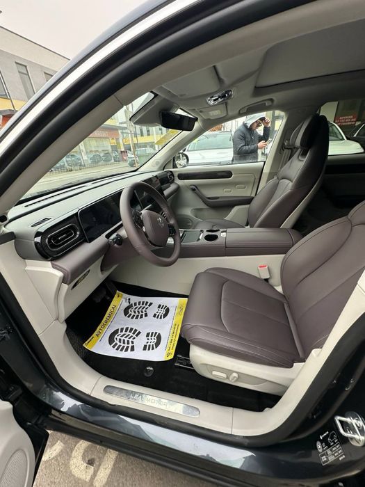 Leapmotors c 11  2025 без пробег гибрит