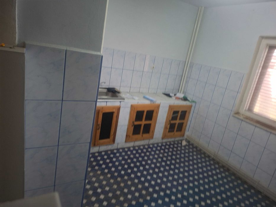 Vand apartament 3 camere, parter, decomandat!!!