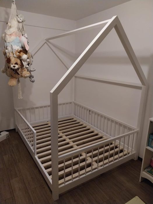 Pat Montessori copii din lemn masiv – la comandă | Livrare în toată ța