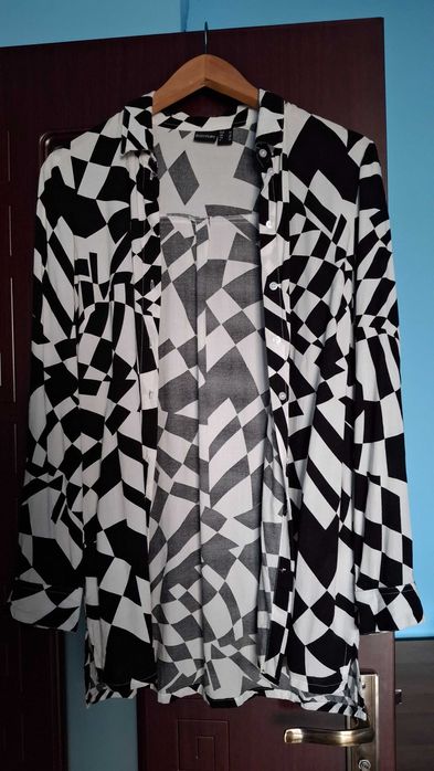 Дамска риза L с подарък сенки за грим