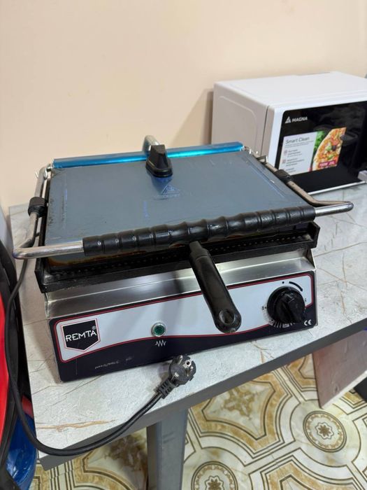 Срочно продается Професинальный Тостер аппарат для всяких фаст фудов