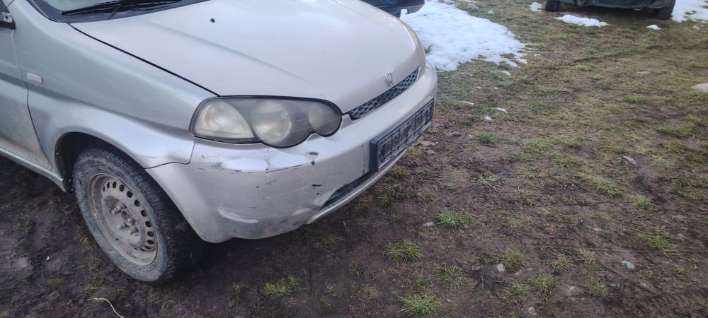 Продавам Хонда HR-V 1.6 105к ма части!!