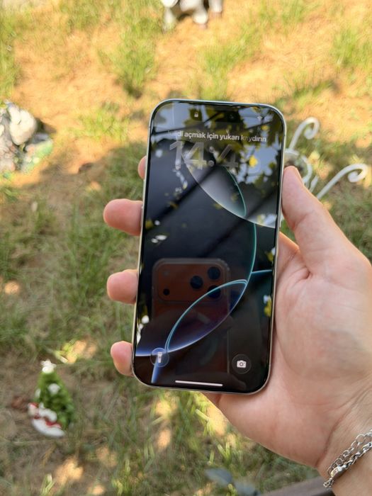 Iphone 16 pro    .