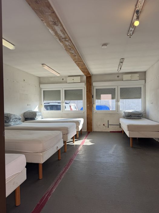 Vand/inchiriez container dublu 6/4,8 metri