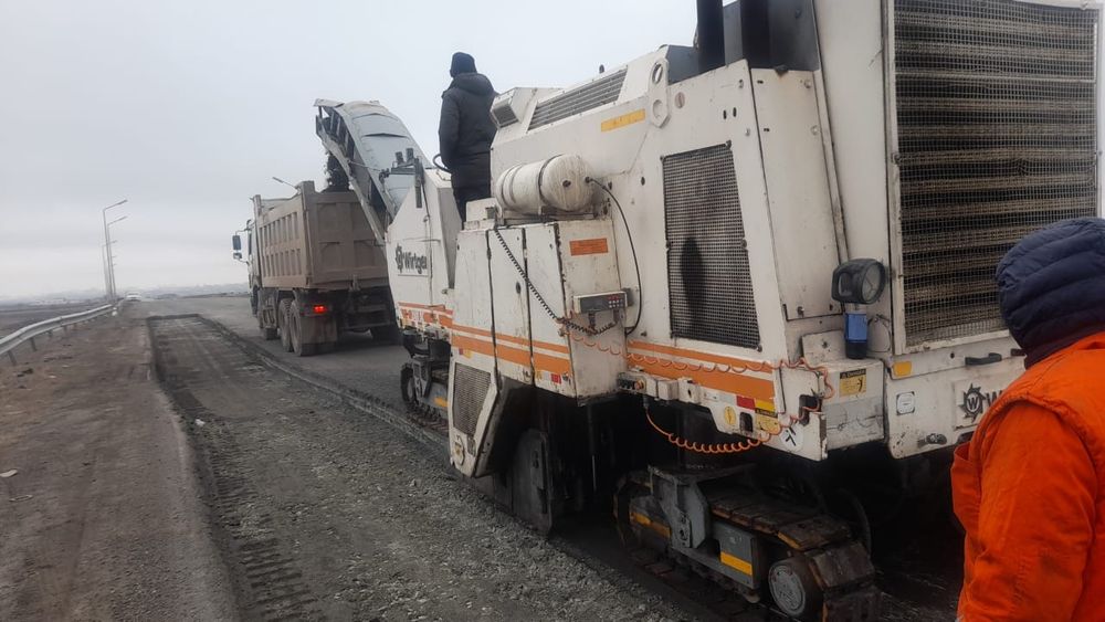 Катки асфальтоукладчик фреза