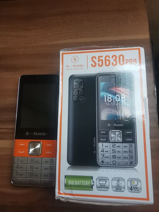 Telefon 4 sim impecabil