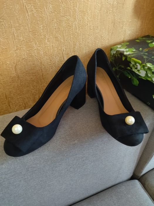 Новые туфли 39 размер  .