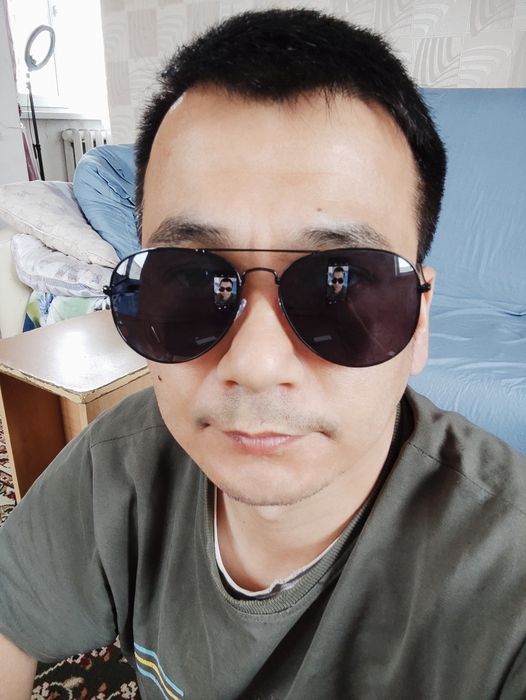 Очки продается в магазинах дешевле