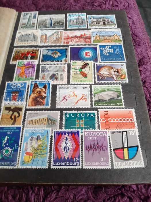 Clasor cu timbre stampilate străine și românești