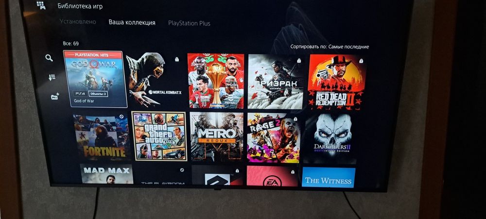 Продам Playstation 5 digital куча игр 2 джостика