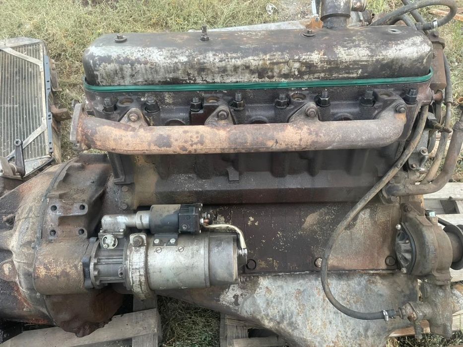 Продам двигатель с коробкой передач (б/у)