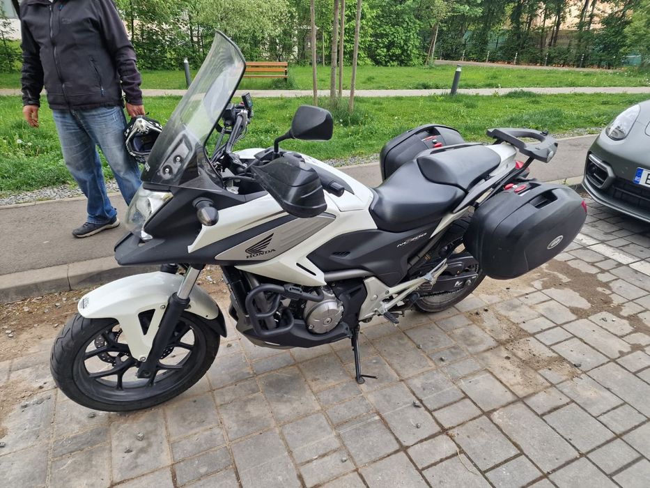 Nu e negociabil: HONDA NC700X 2012 DCT cu topcase si cutii laterale