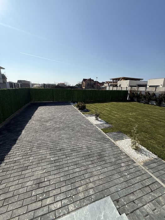 Casa De Vanzare la intrare in Cumpana pe partea stanga