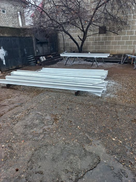 Vand și construiesc o gama larga de hale sau structuri metalice noi ne ocupam de absolut tot ce este nevoie de la A la Z turnare pahare , montare stru