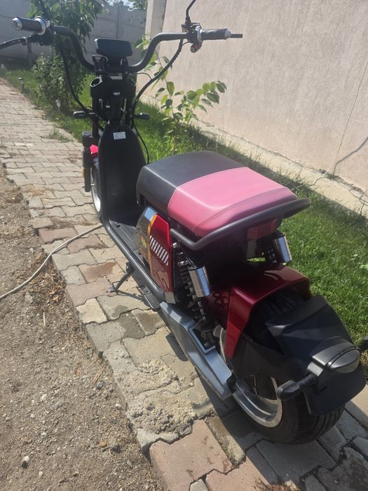 De vanzare scuter electric sport 701 baterie mare 20 amperi,