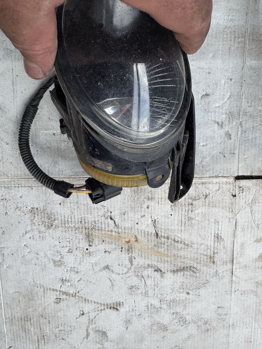 Grila proiector si proiector stanga fata passat b6 produse originale oem vw