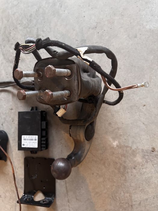 Теглич за Mercedes W211