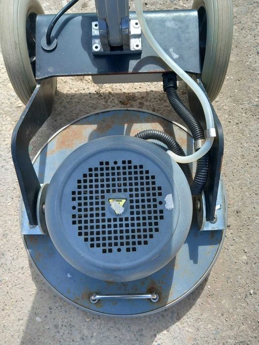 Masina de frecat monodisc Kärcher tip BDS 43/ Orbital C