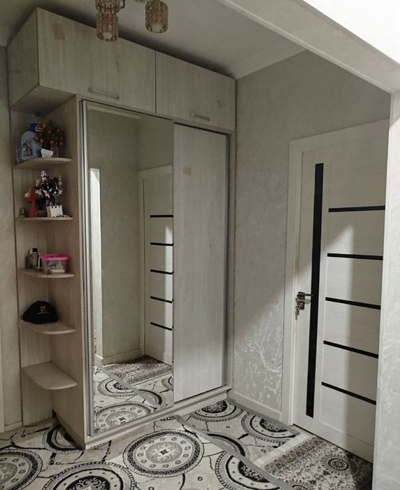 Продаётся 4 комнатная на первом этаже Юнусабад 15 квл