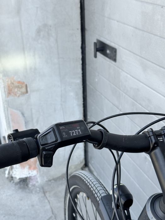 Bicicleta electrica Cube / 625 Wh / Bosch
