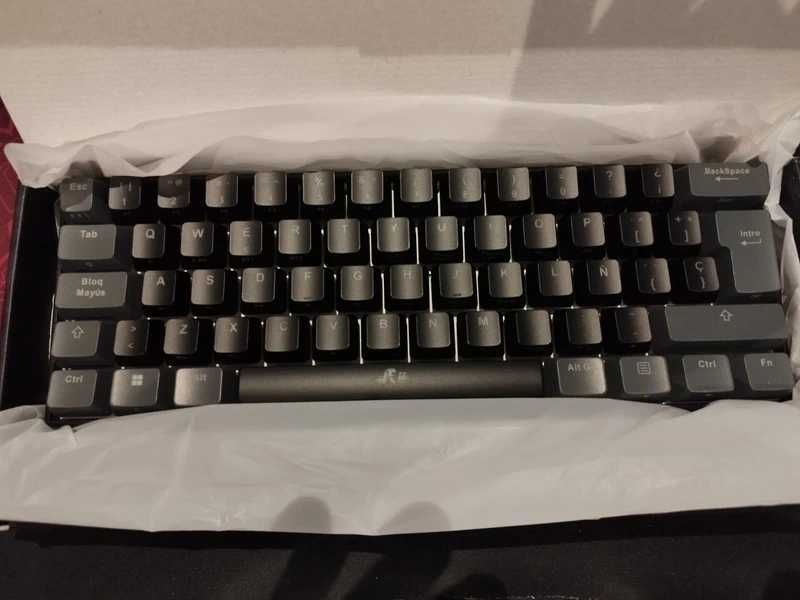 Tastatură mecanică de gaming Rii RK802 60 % în limba spaniolă