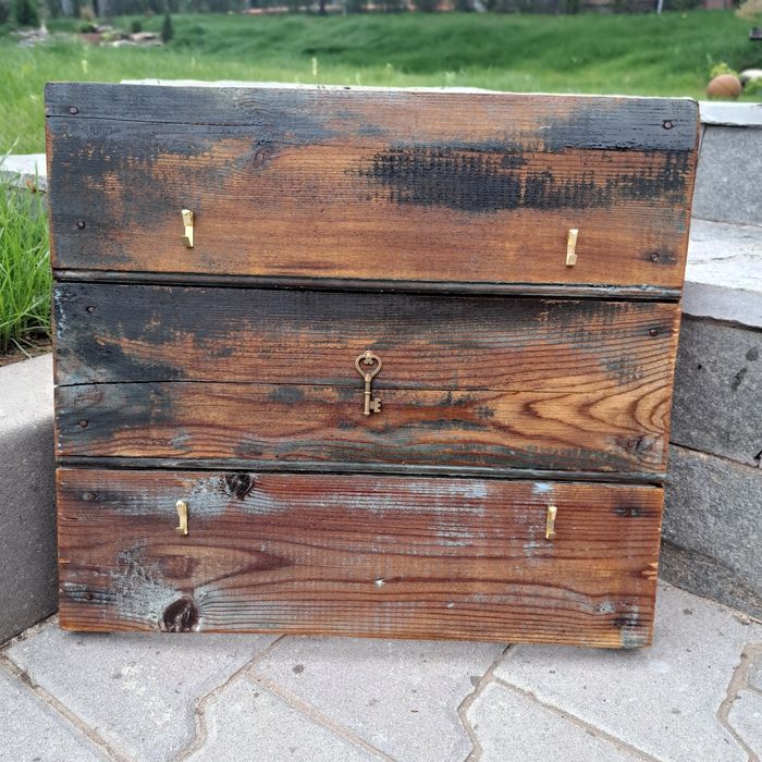 Винтидж табло за ключове