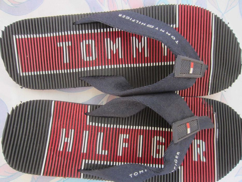slapi Tommy Hilfiger, masura 45, ca noi
