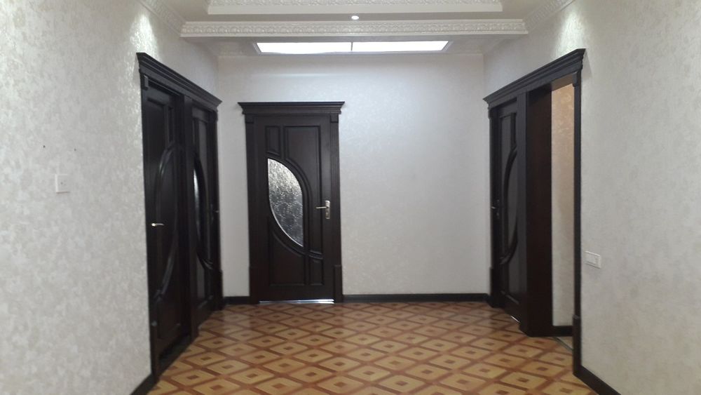 м. Беруний 4/4/9  110 м2. в доль дороги с ремонтом