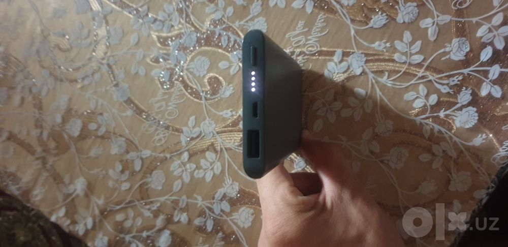 Продаётся оригинальный Power bank от фирма Самсунга состоянии хороший