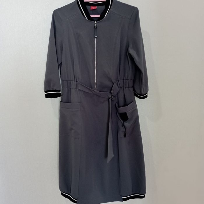 Продам платья 4 шт. 48 размер