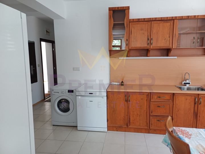 Дава се под наем Двустаен апартамент в Варна, Бриз - 70 кв.м за 510 € - Снимка #1