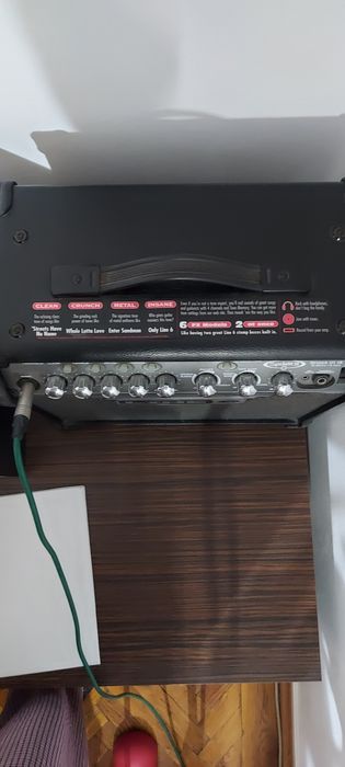 Chitara electrica Career cu amplificator LINE 6