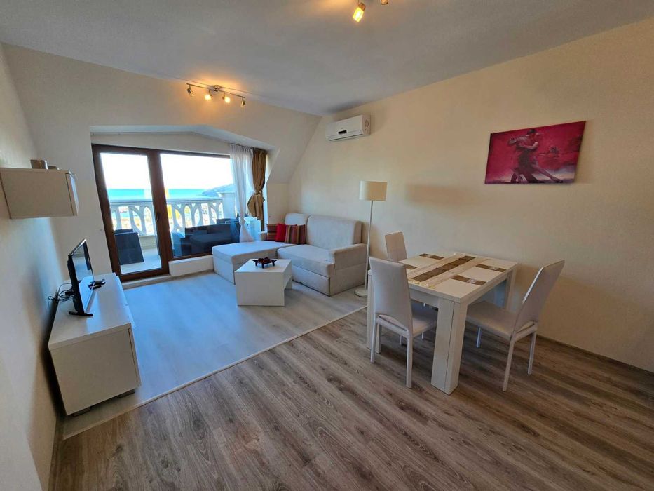 Продава се Двустаен апартамент в Варна, Аспарухово - 90 кв.м за 1556 €/кв.м - Снимка #4