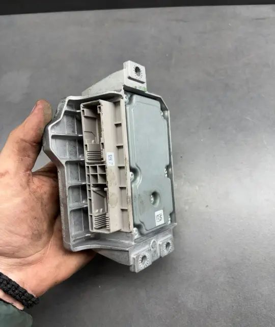 Calculator airbag BMW Seria 1 2005 116i MT (115 hp)